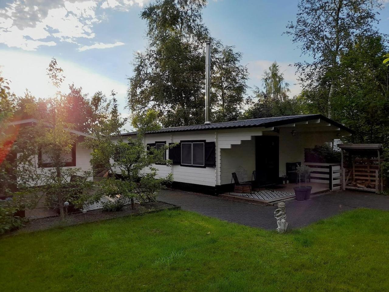 Carpe Diem, Het Ruime Chalet Met Houtkachel Nabij Wildlands Emmen Schoonebeek Ngoại thất bức ảnh