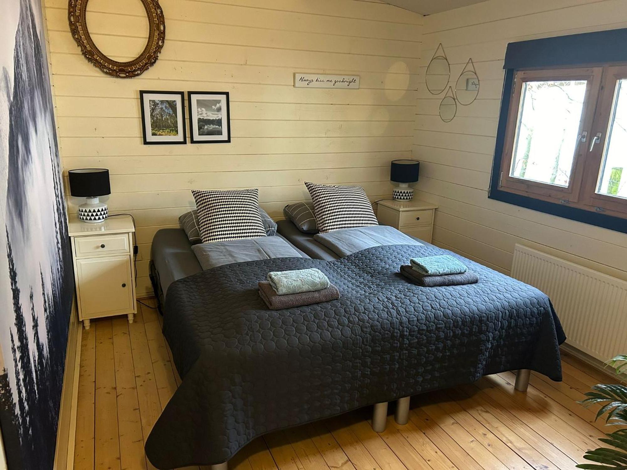 Carpe Diem, Het Ruime Chalet Met Houtkachel Nabij Wildlands Emmen Schoonebeek Ngoại thất bức ảnh